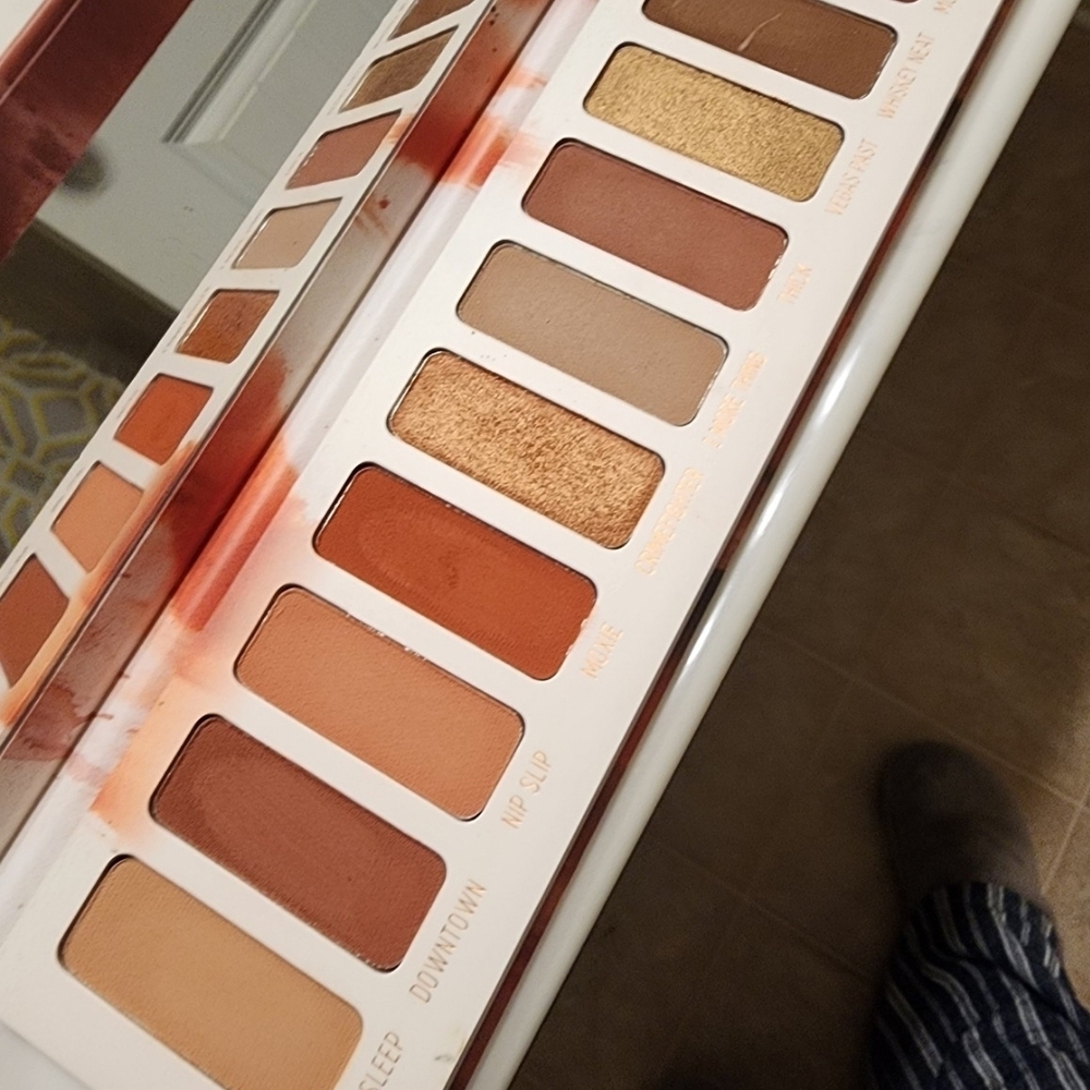 Melt Cosmetics 27 Eyeshadow Palette
